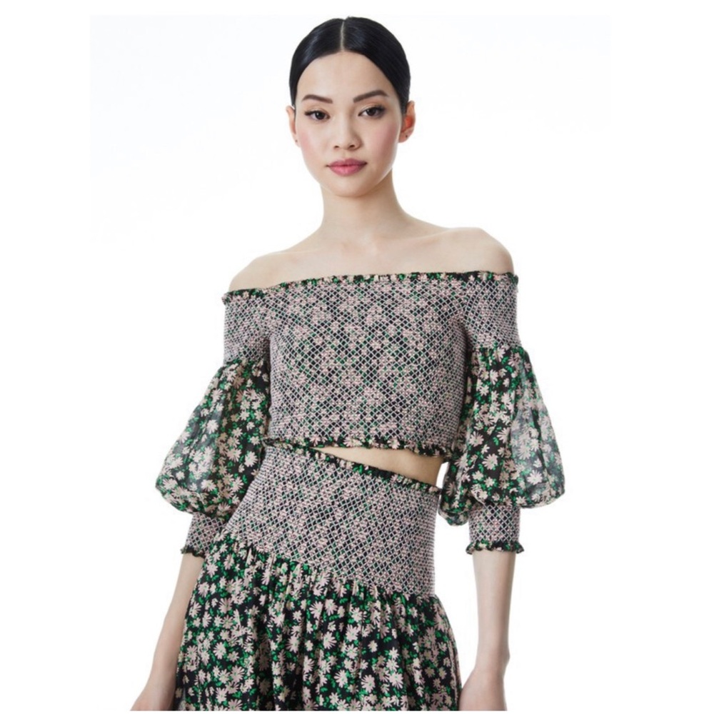 NWOT💕Alice + Olivia Candra Smocked Off-Shoulder Crop Top in Schwarz Size L